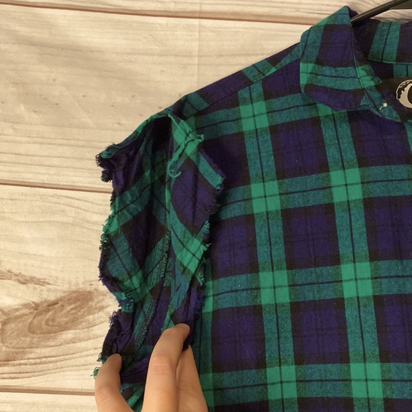 EUC Hocus Pocus Cutoff Sleeve Flannel - Picture 4 of 5